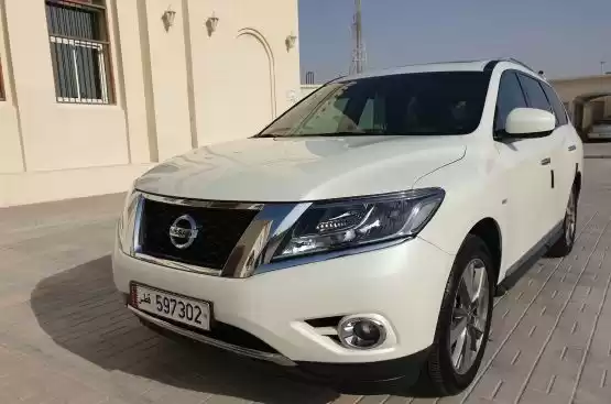 Used Nissan Pathfinder For Sale in Al Sadd , Doha #8239 - 1  image 
