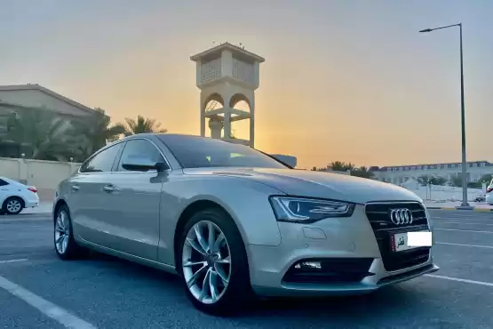 Использовал Audi A5 Продается в Доха #8253 - 1  image 