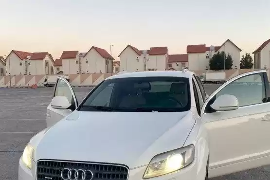 用过的 Audi Q7 出售 在 萨德 , 多哈 #8281 - 1  image 