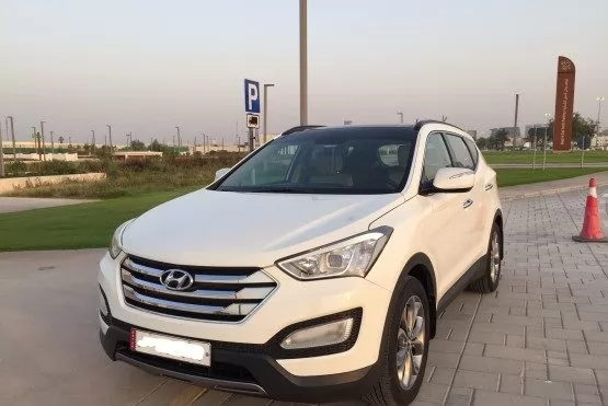 Kullanılmış Hyundai Santa Fe Satılık içinde Al Sadd , Doha #8361 - 1  image 