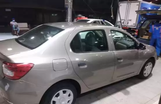 Gebraucht Renault Unspecified Zu verkaufen in Al Sadd , Doha #8434 - 1  image 
