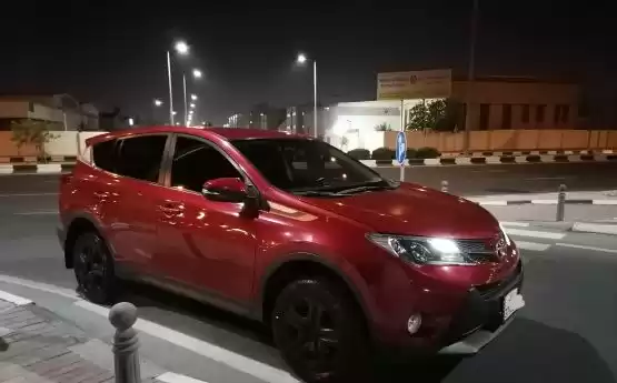 مستعملة Toyota RAV4 للبيع في الدوحة #8540 - 1  صورة 