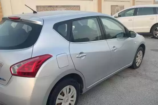 مستعملة Nissan Tiida للبيع في الدوحة #8559 - 1  صورة 