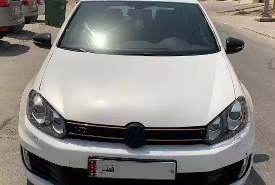 Used Volkswagen Golf For Sale in Al Sadd , Doha #8574 - 1  image 