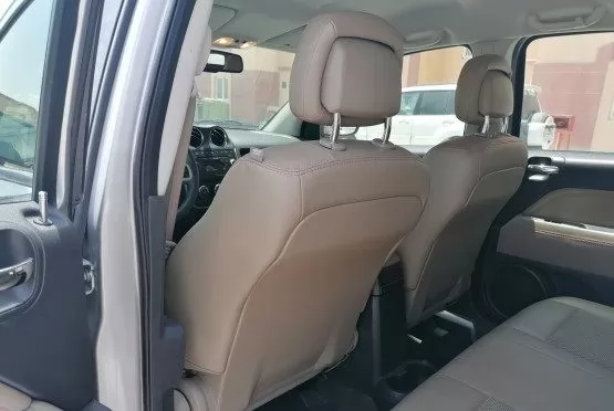 Usado Jeep Compass Venta en al-sad , Doha #8700 - 6  image 