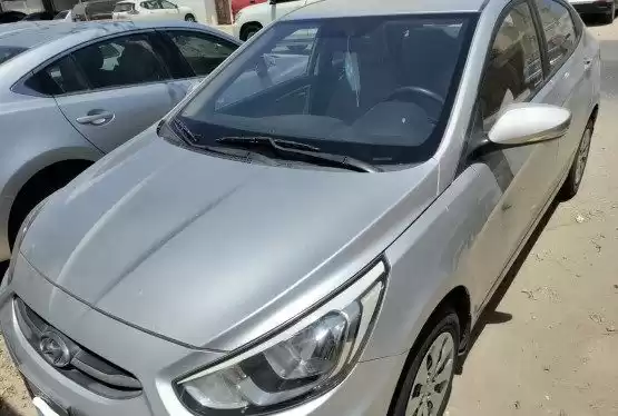 用过的 Hyundai Accent 出售 在 萨德 , 多哈 #8737 - 1  image 