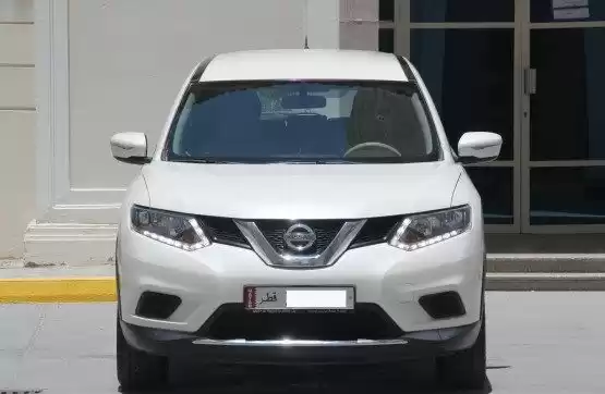 Использовал Nissan X-Trail Продается в Аль-Садд , Доха #8840 - 1  image 