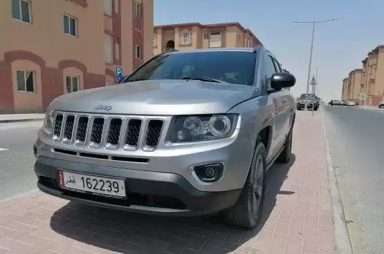 Usado Jeep Compass Venta en Doha #8885 - 1  image 