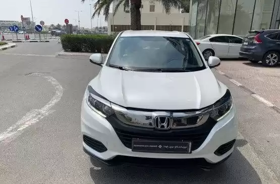 Gebraucht Honda CR-V Zu verkaufen in Al Sadd , Doha #8979 - 1  image 
