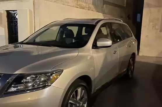 用过的 Nissan Pathfinder 出售 在 萨德 , 多哈 #9049 - 1  image 