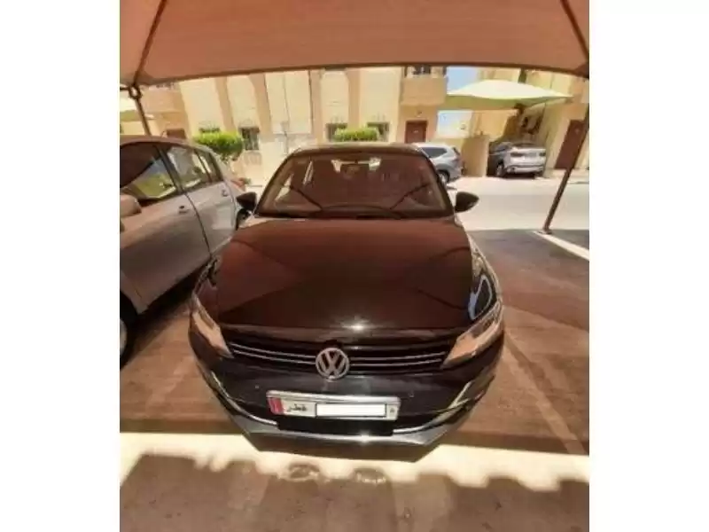 Kullanılmış Volkswagen Jetta Satılık içinde Al Sadd , Doha #9064 - 1  image 