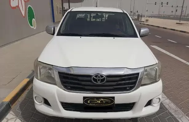 Used Toyota Hilux For Sale in Doha #9161 - 2  image 