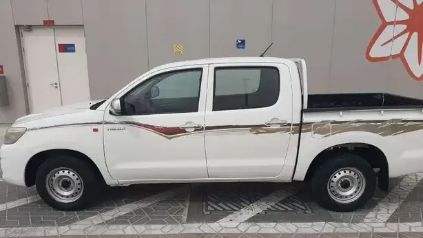 Used Toyota Hilux For Sale in Doha #9161 - 6  image 