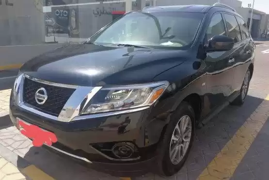 Использовал Nissan Pathfinder Продается в Аль-Садд , Доха #9214 - 1  image 