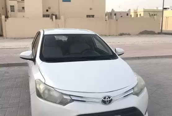 Kullanılmış Toyota Yaris Satılık içinde Al Sadd , Doha #9227 - 1  image 