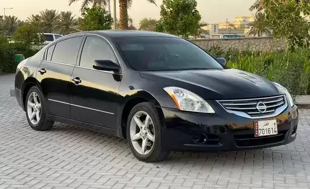Использовал Nissan Altima Продается в Аль-Садд , Доха #9249 - 1  image 