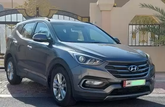 Gebraucht Hyundai Santa Fe Zu verkaufen in Doha #9259 - 1  image 