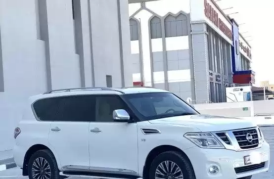 Использовал Nissan Patrol Продается в Доха #9336 - 1  image 