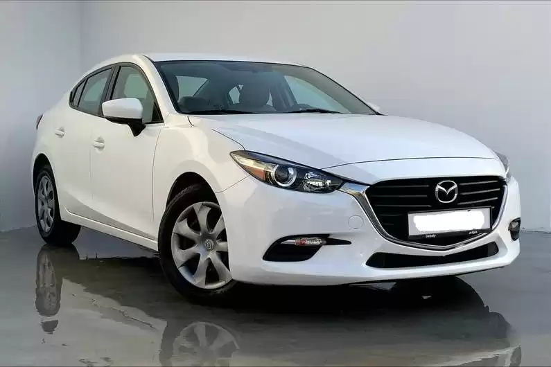 Использовал Mazda Mazda3 Продается в Доха #9422 - 1  image 
