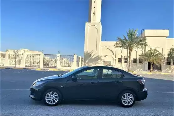 Utilisé Mazda 33 À vendre au Al-Sadd , Doha #9439 - 1  image 