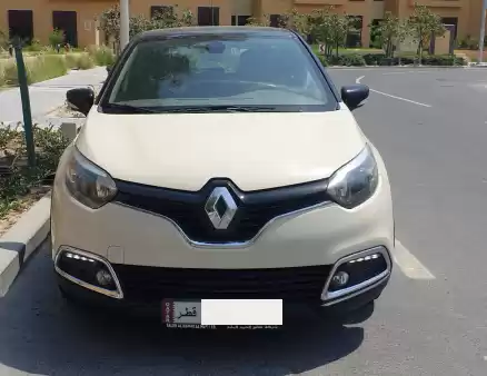 Used Renault Captur For Sale in Al Sadd , Doha #9450 - 1  image 