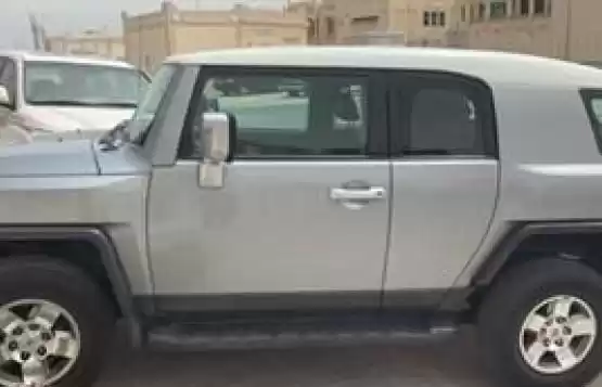 مستعملة Toyota FJ Cruiser للبيع في الدوحة #9537 - 1  صورة 