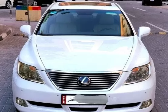 استفاده شده Lexus LS 400 برای فروش که در دوحه #9597 - 1  image 