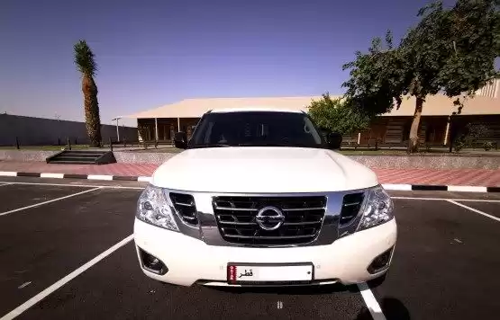 Использовал Nissan Patrol Продается в Доха #9662 - 1  image 