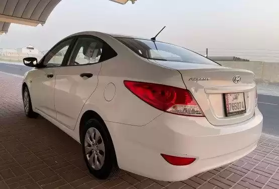 Usado Hyundai Accent Venta en Doha #9707 - 1  image 