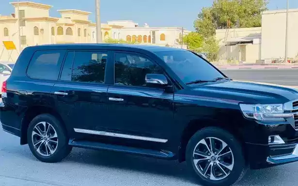 Gebraucht Toyota Land Cruiser Zu verkaufen in Al Sadd , Doha #9937 - 1  image 