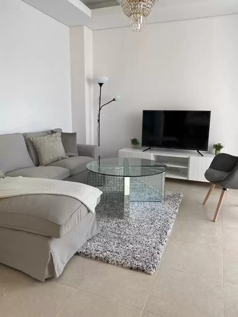 Wohn Klaar eigendom 4 Schlafzimmer F/F Wohnung  zu vermieten in Al Sadd , Doha #10020 - 1  image 