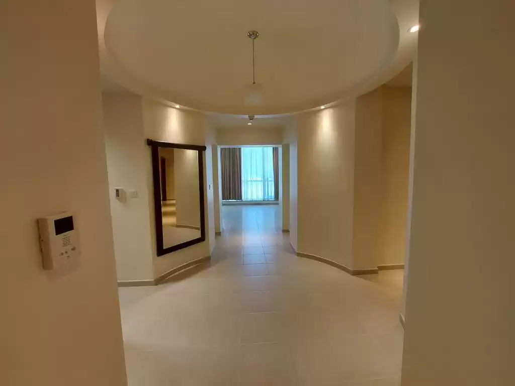 Wohn Klaar eigendom 2 Schlafzimmer U/F Wohnung  zu vermieten in Al Sadd , Doha #10025 - 1  image 
