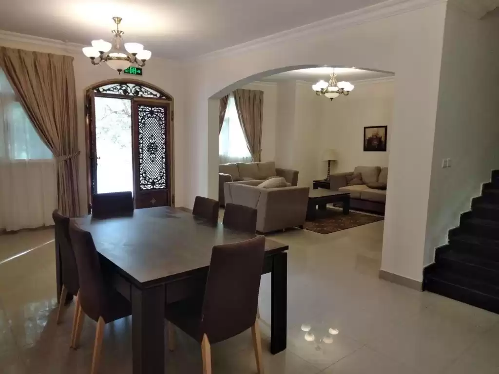 Residencial Listo Propiedad 4 habitaciones U / F Villa en Compound  alquiler en al-sad , Doha #10036 - 1  image 