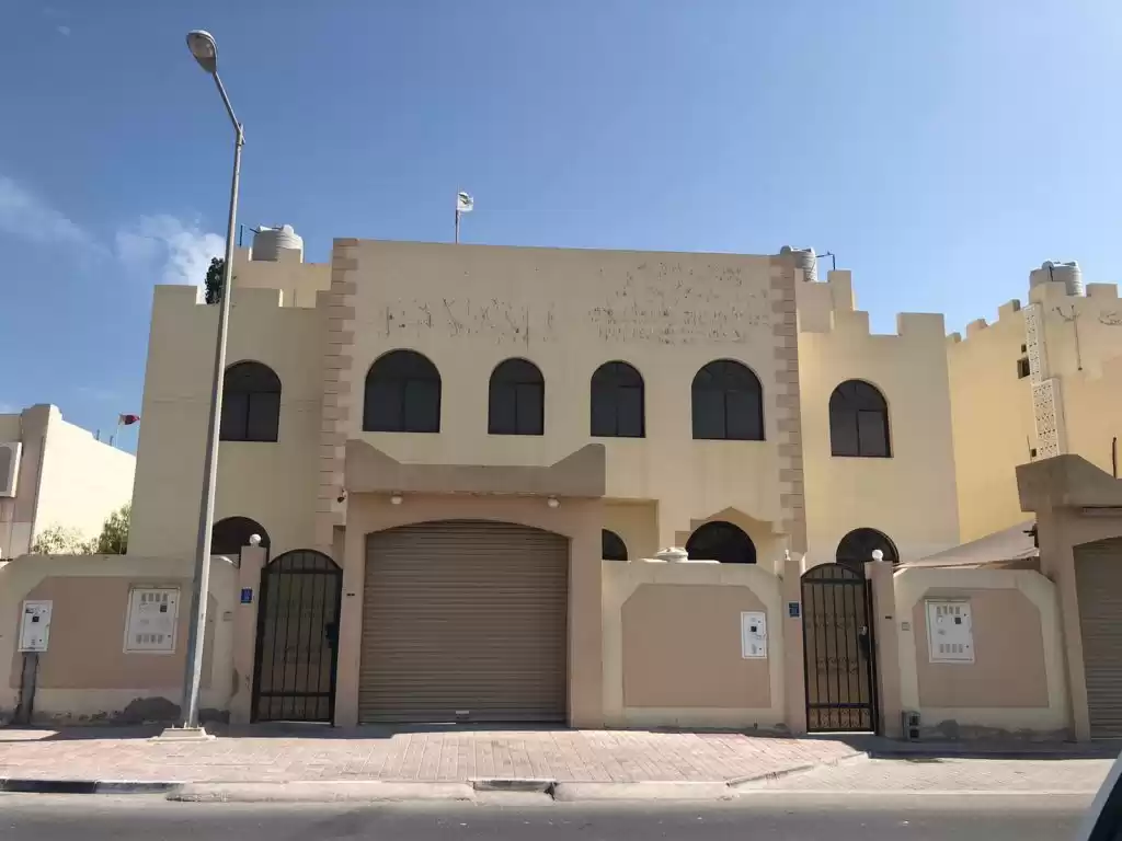 Жилой Готовая недвижимость 6 спален С/Ж Отдельная вилла  в аренду в Аль-Садд , Доха #10056 - 1  image 