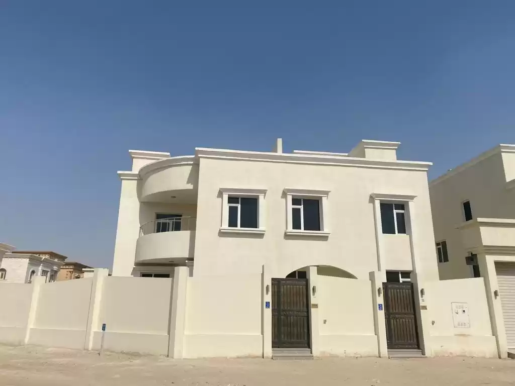 Residencial Listo Propiedad 7 habitaciones U / F Villa Standerlone  alquiler en al-sad , Doha #10060 - 1  image 