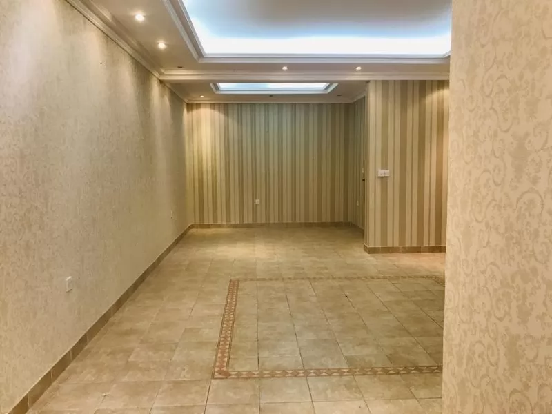 yerleşim Hazır Mülk 2 yatak odası U/F Apartman  kiralık içinde Al Sadd , Doha #10085 - 1  image 