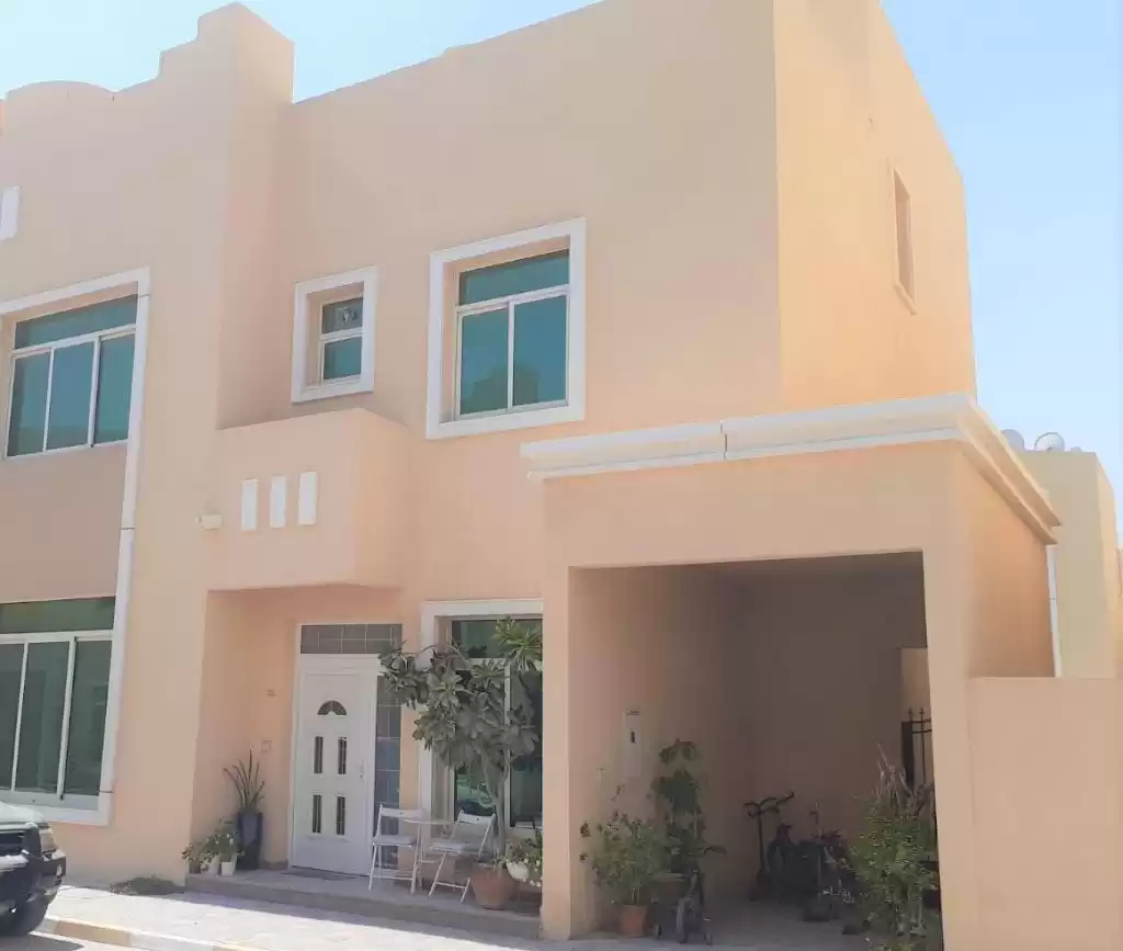 Residencial Listo Propiedad 6 habitaciones U / F Villa en Compound  alquiler en al-sad , Doha #10094 - 1  image 
