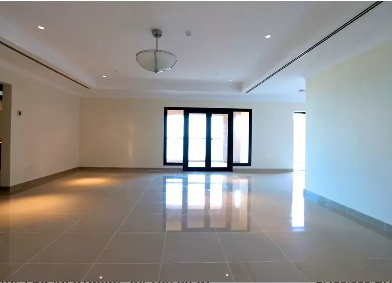 Жилой Готовая недвижимость 2 спальни Н/Ф Квартира  продается в Аль-Садд , Доха #10095 - 1  image 