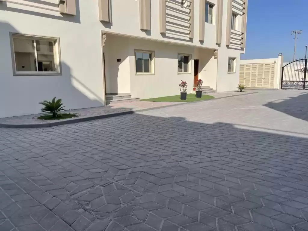 Residential Ready Property 7 Bedrooms U/F Villa in Compound  for rent in Al Sadd , Doha #10114 - 1  image 