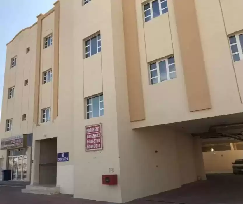 Résidentiel Propriété prête 2 chambres F / F Appartement  a louer au Al-Sadd , Doha #10130 - 1  image 