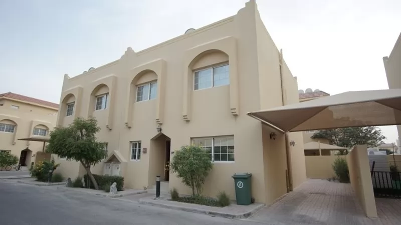 Residencial Listo Propiedad 3 dormitorios S / F Villa en Compound  alquiler en al-sad , Doha #10212 - 1  image 