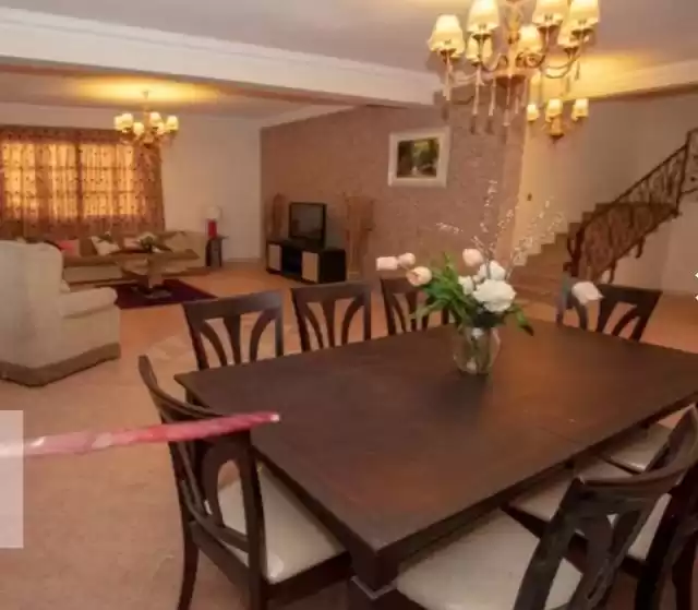 Résidentiel Propriété prête 3 chambres S / F Villa à Compound  a louer au Al-Sadd , Doha #10238 - 1  image 