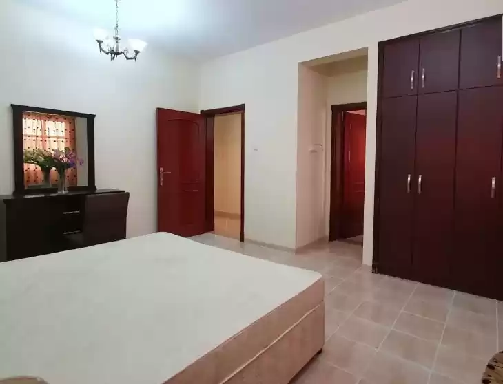 Résidentiel Propriété prête 3 chambres S / F Villa à Compound  a louer au Al-Sadd , Doha #10247 - 1  image 