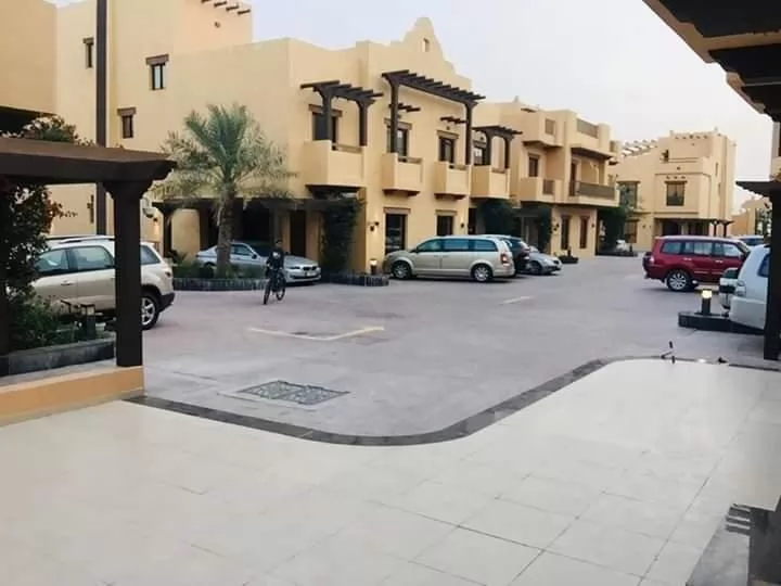 Residential Ready Property 2 Bedrooms F/F Apartment  for rent in Al Sadd , Doha #10253 - 1  image 