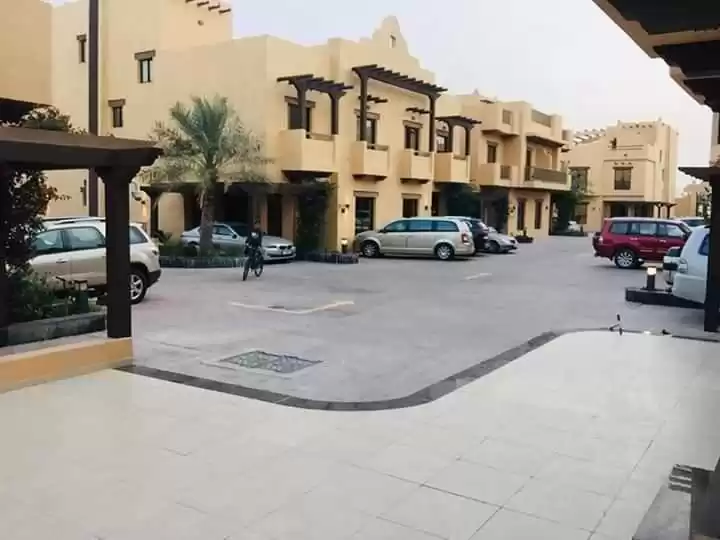 Résidentiel Propriété prête 2 chambres F / F Appartement  a louer au Al-Sadd , Doha #10253 - 1  image 