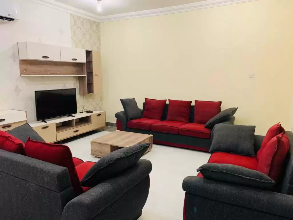 Residential Ready Property 3 Bedrooms U/F Villa in Compound  for rent in Al Sadd , Doha #10258 - 1  image 