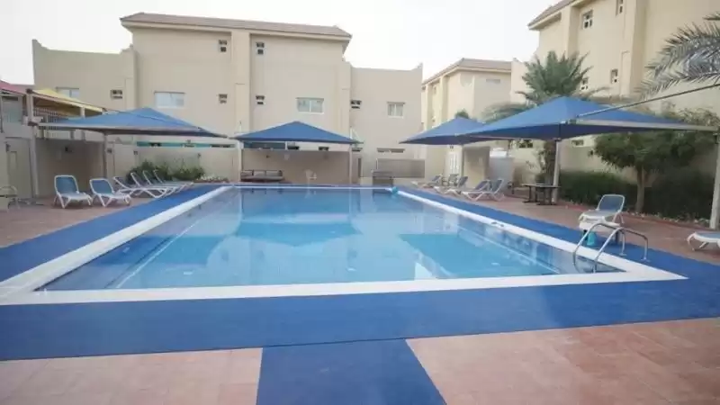 Résidentiel Propriété prête 3 chambres S / F Villa à Compound  a louer au Al-Sadd , Doha #10260 - 1  image 