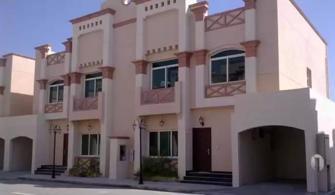 Residencial Listo Propiedad 3 dormitorios U / F Villa Standerlone  alquiler en al-sad , Doha #10261 - 1  image 