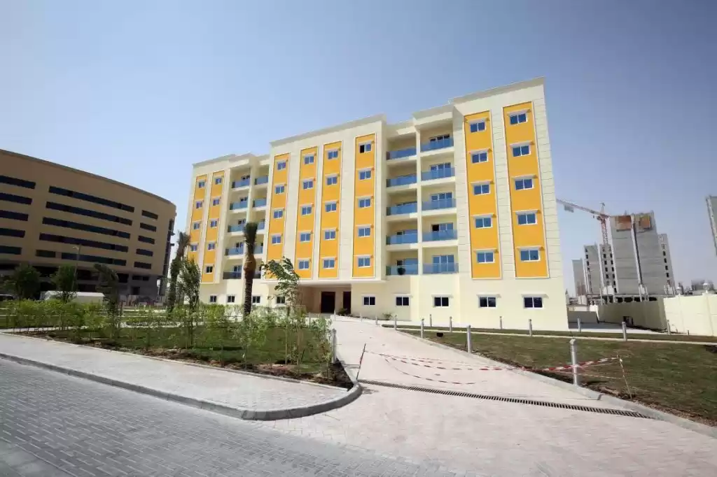 Жилой Готовая недвижимость 1 спальня Н/Ф Квартира  в аренду в Аль-Садд , Доха #10277 - 1  image 