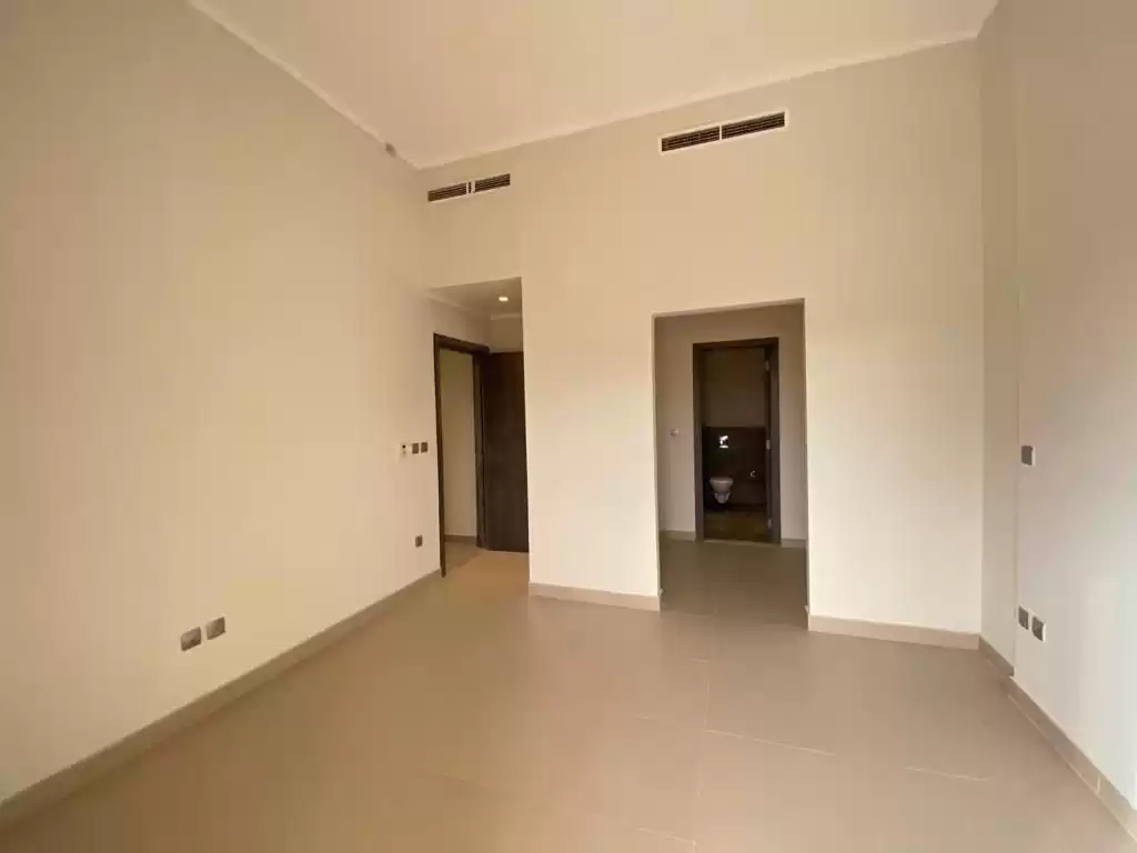 Wohn Klaar eigendom 2 Schlafzimmer U/F Wohnung  zu vermieten in Al Sadd , Doha #10280 - 1  image 